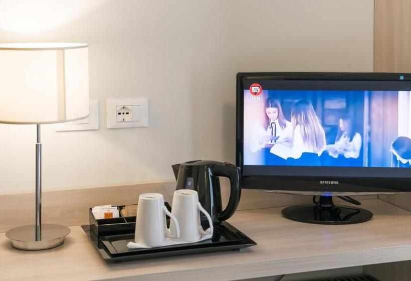 高级单人间, Eden Garda