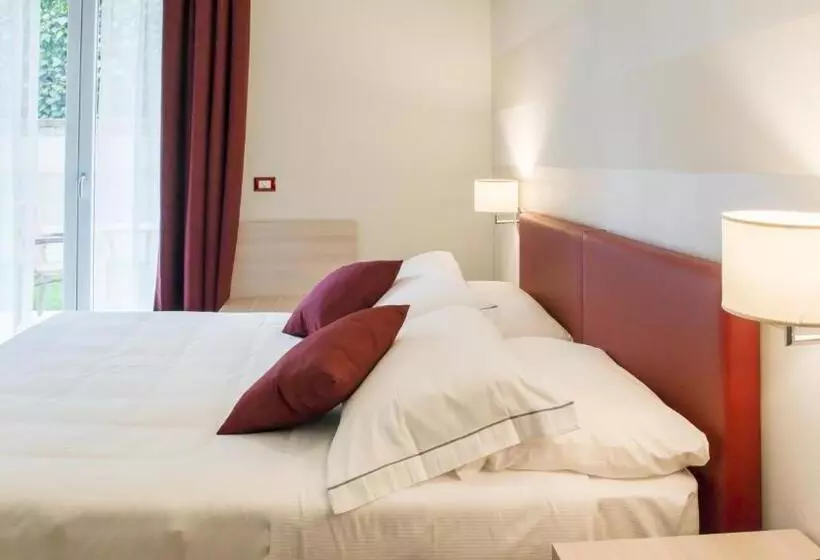 Deluxe Kolmen Hengen Huone, Eden Garda