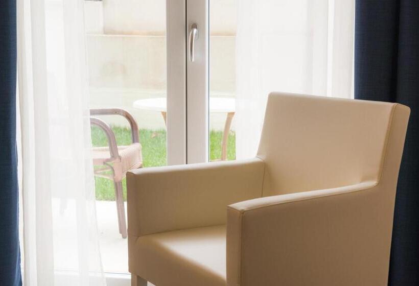 غرفة سوبيريور, Eden Garda