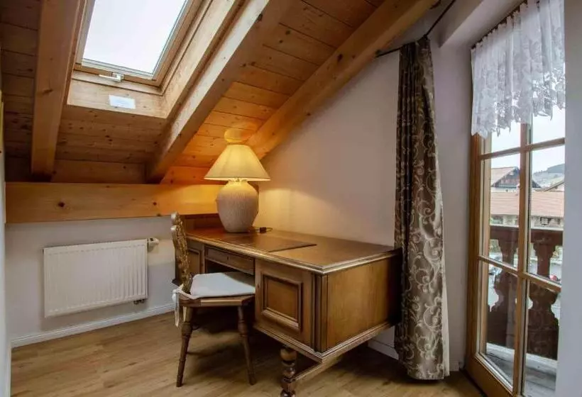 سوییت جونیور, Ferienhaus Fux