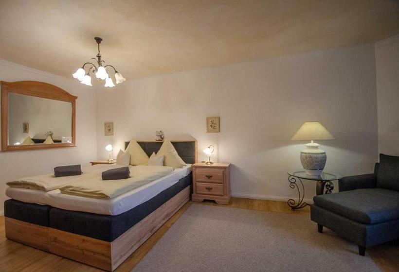 标准间, Ferienhaus Fux