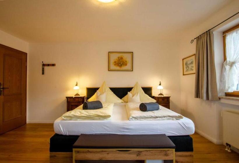 标准间, Ferienhaus Fux