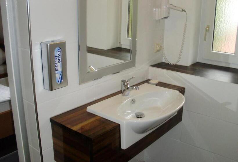 غرفة أساسية, Garni Waldsegler