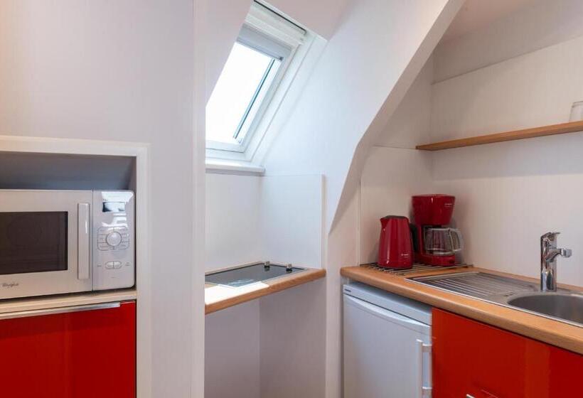 اتاق خانوادگی, Hôtel De Perros, The Originals Boutique