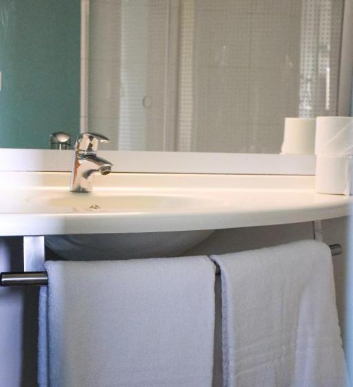 Номер Стандарт, Ibis Budget Millau Viaduc
