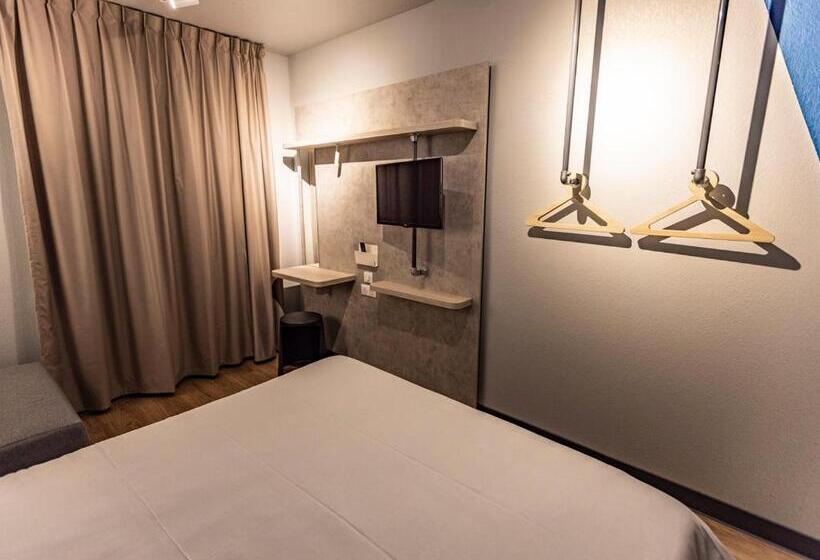Номер Стандарт, Ibis Budget Millau Viaduc