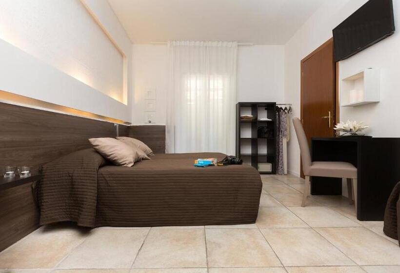 חדר אקונומי, Isola Verde