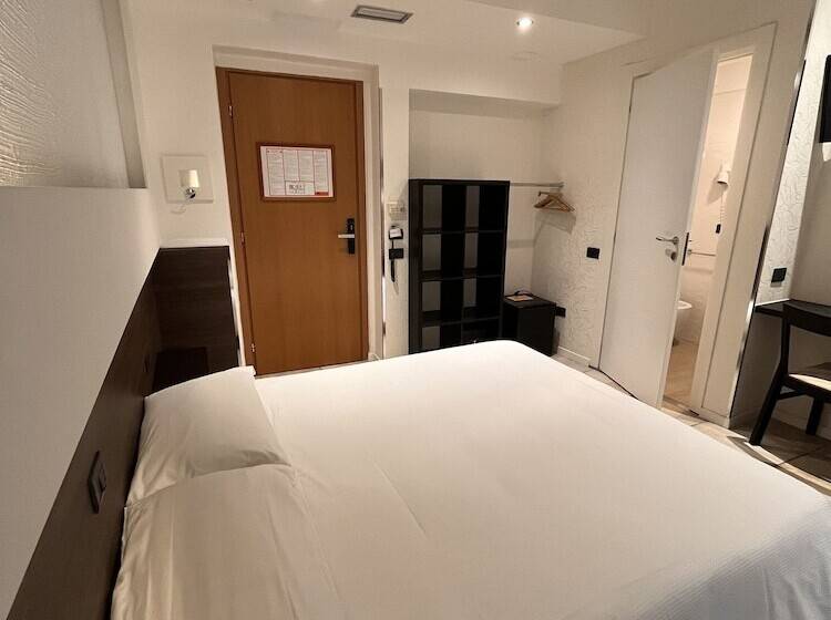 חדר אקונומי, Isola Verde