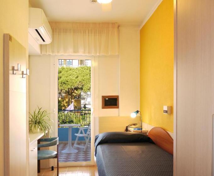 اتاق استاندارد یک تخته با چشم‌انداز دریا, La Brezza Frontemare