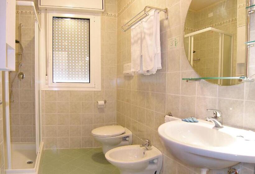 آپارتمان 2 خوابه با چشم‌انداز دریا, La Brezza Frontemare