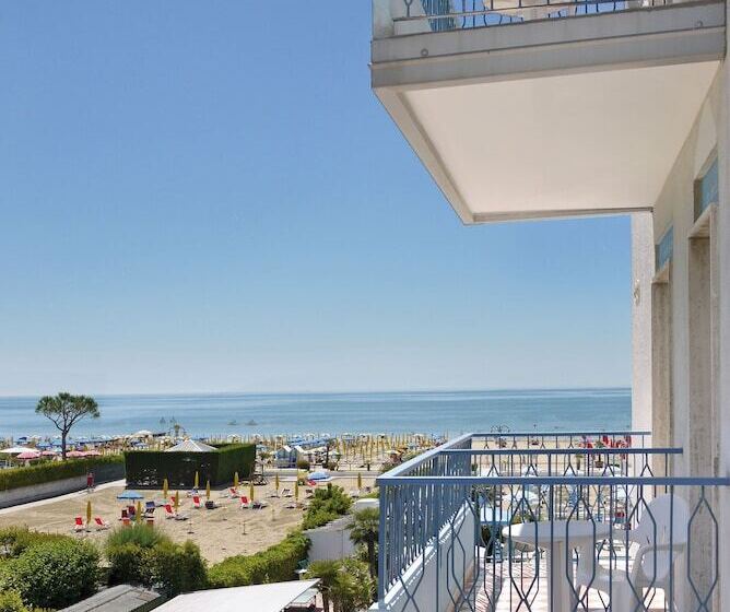 Standard Room with Balcony Side Sea View, La Brezza Frontemare