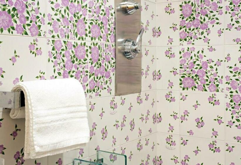 스탠다드 싱글 룸, Mirage