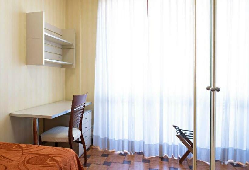 스탠다드 싱글 룸, Mirage