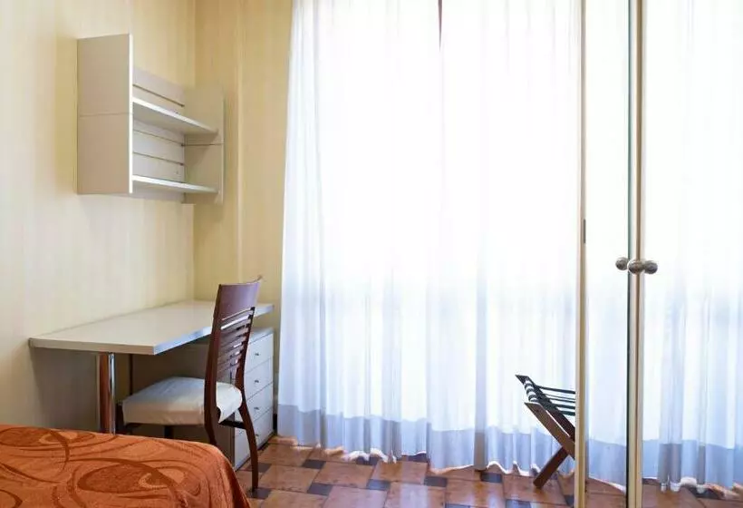 اتاق استاندارد یک نفره, Mirage