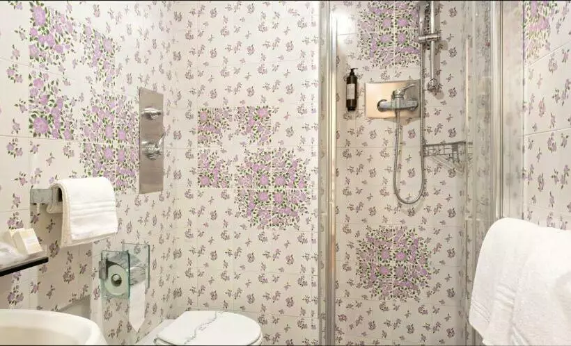 اتاق استاندارد, Mirage