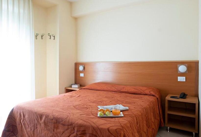 스탠다드 트리플 룸, Mirage