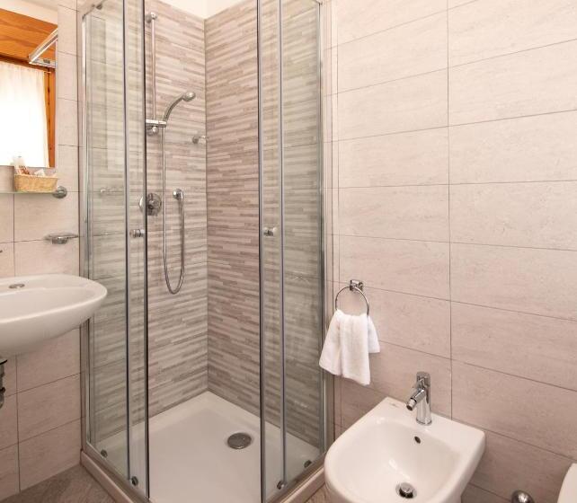 Трежместный Номер Economy, Nazionale