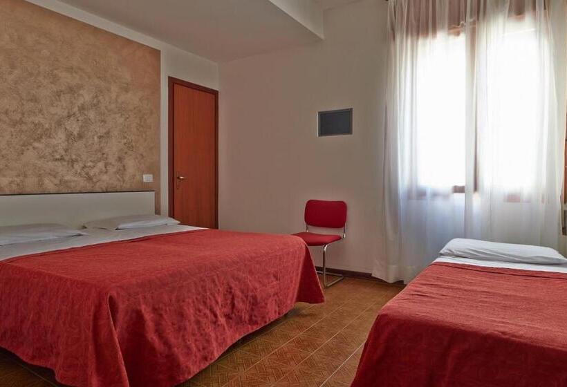 Трежместный Номер Economy, Nazionale