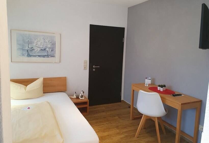 스탠다드 싱글 룸, Neuenfels