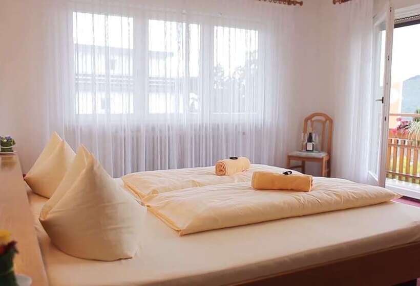 스탠다드 룸, Neuenfels