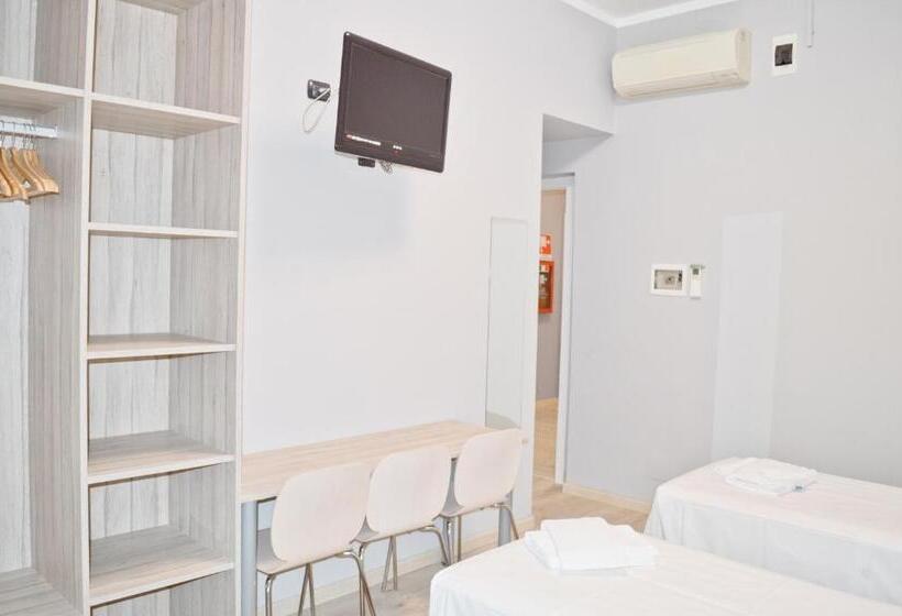 标准三人间, Miu