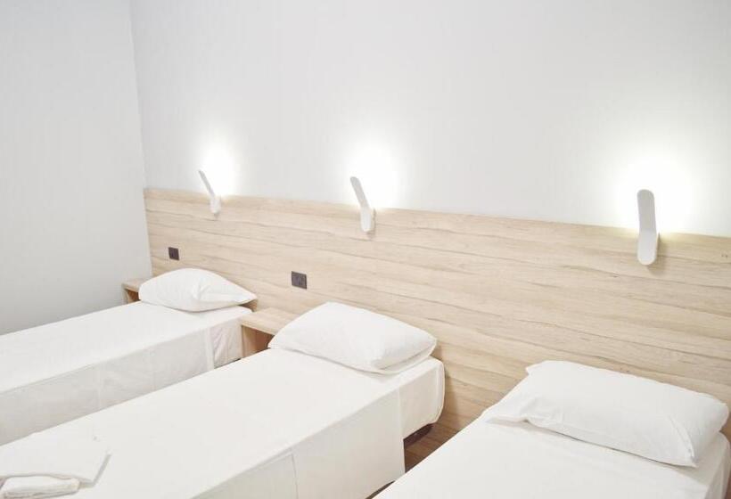 标准三人间, Miu