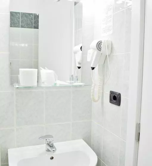 اتاق استاندارد یک نفره, Miu