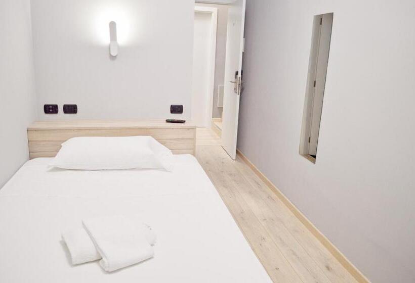 标准单人间, Miu