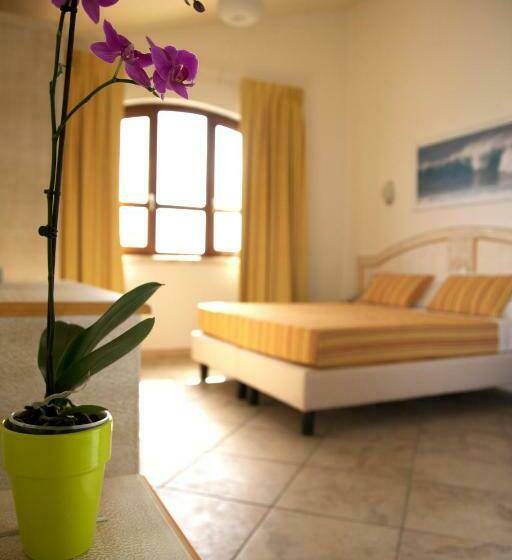 חדר סטנדרט, Raffael Phg