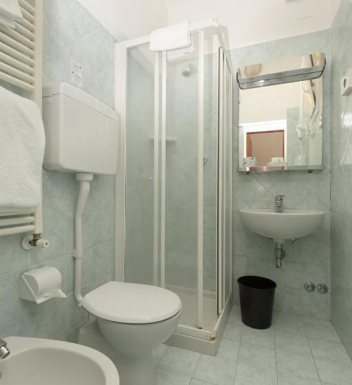 Pokój Czteroosobowy Standard, Ravenna