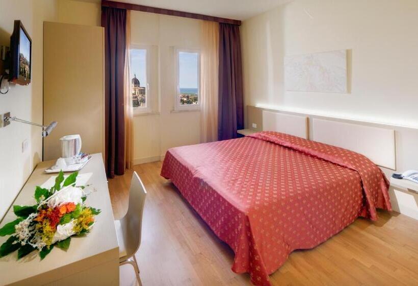 غرفة قياسية, San Francesco