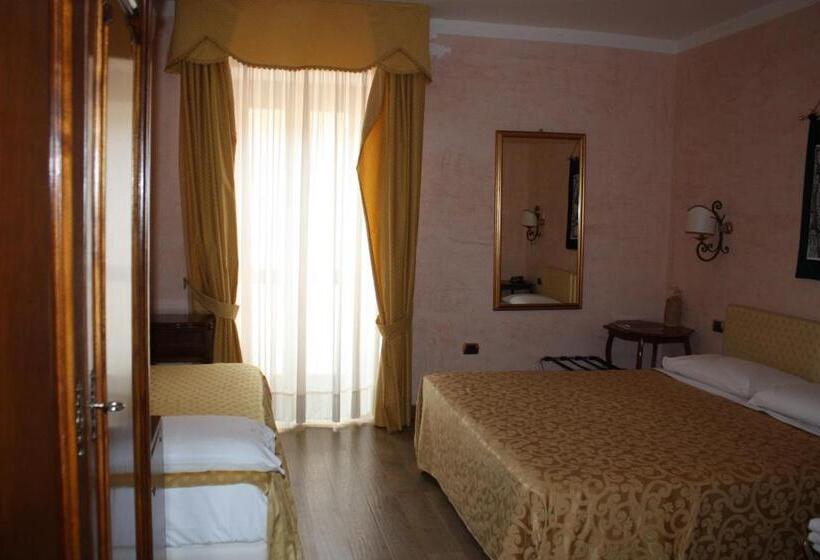 اتاق استاندارد سه نفره, Sant'agostino