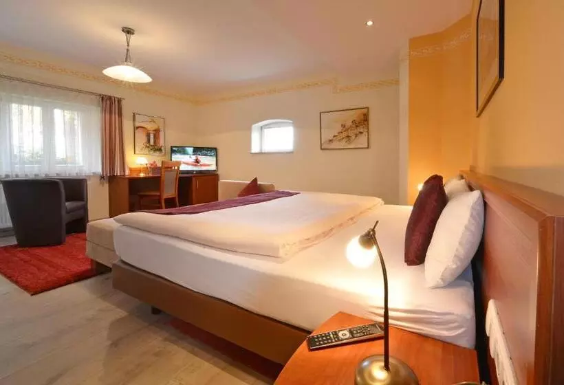 اتاق استاندارد سه نفره, Landhotel Schwarzes Ross