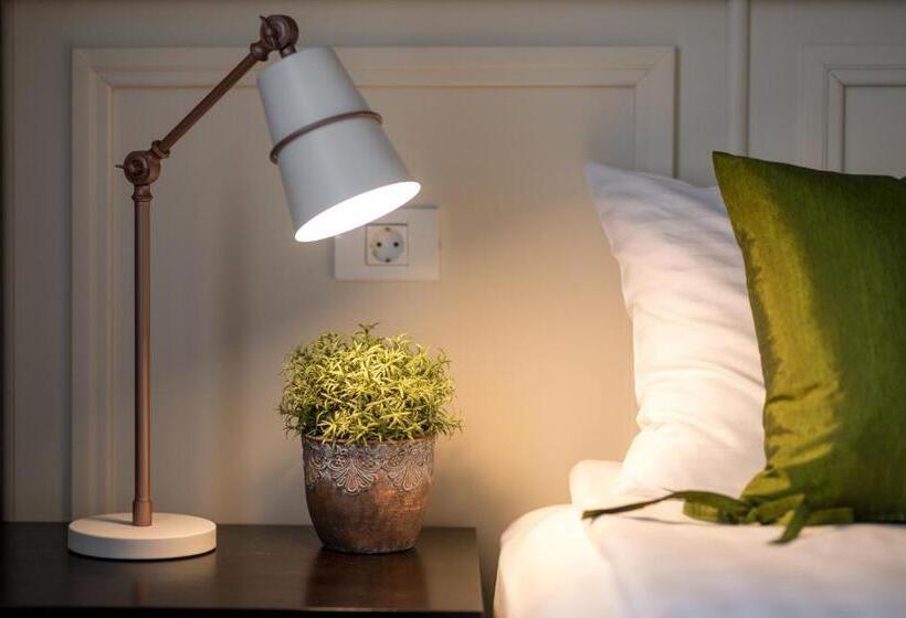 エコノミールーム, Residence Hirscher