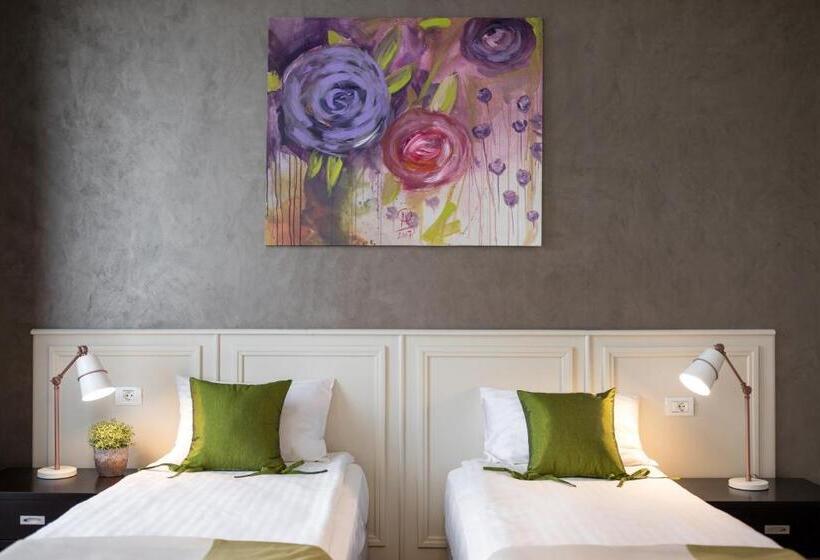 エコノミールーム, Residence Hirscher