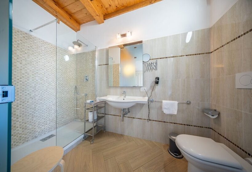 חדר יוקרתי, Resort Capalbio