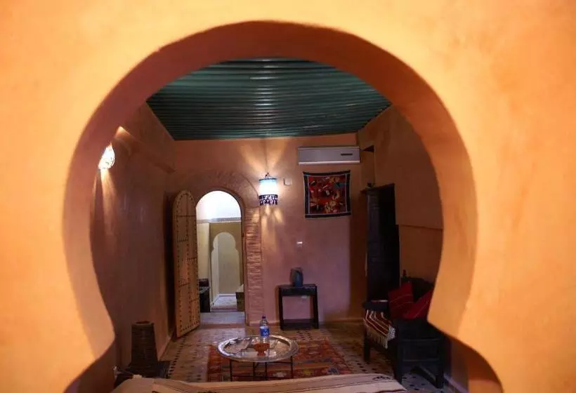 سوییت سوپریور, Riad Felloussia
