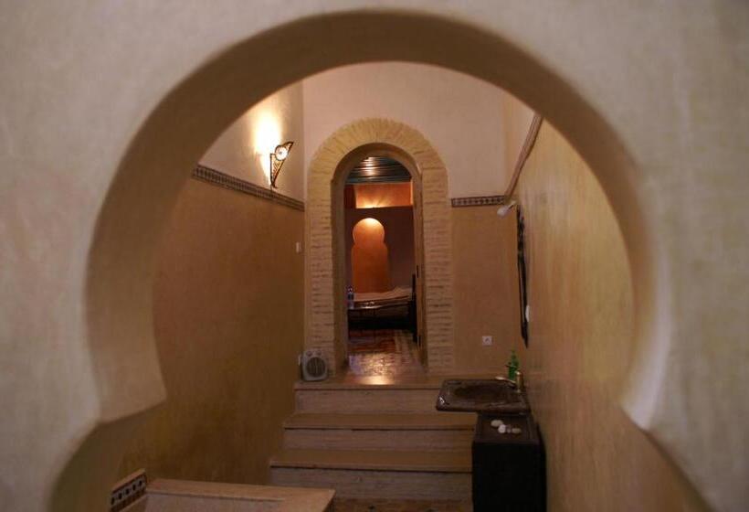 سوییت سوپریور, Riad Felloussia