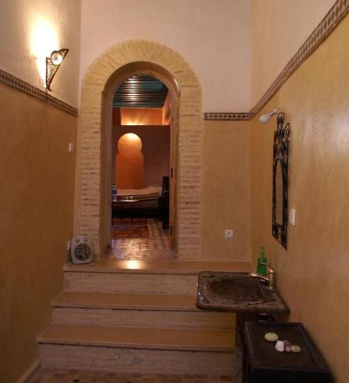 سوییت سوپریور, Riad Felloussia