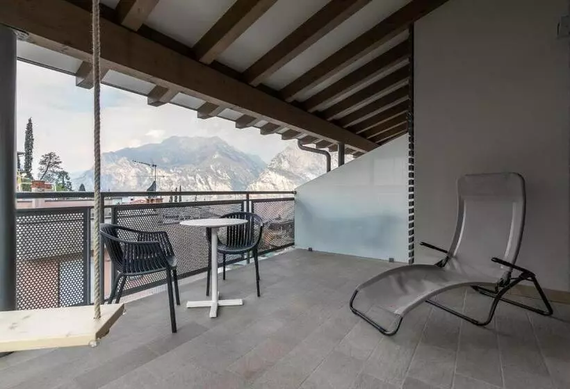 Superior room with lake view, Seele Garda