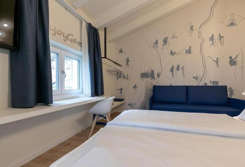 Superior room with lake view, Seele Garda