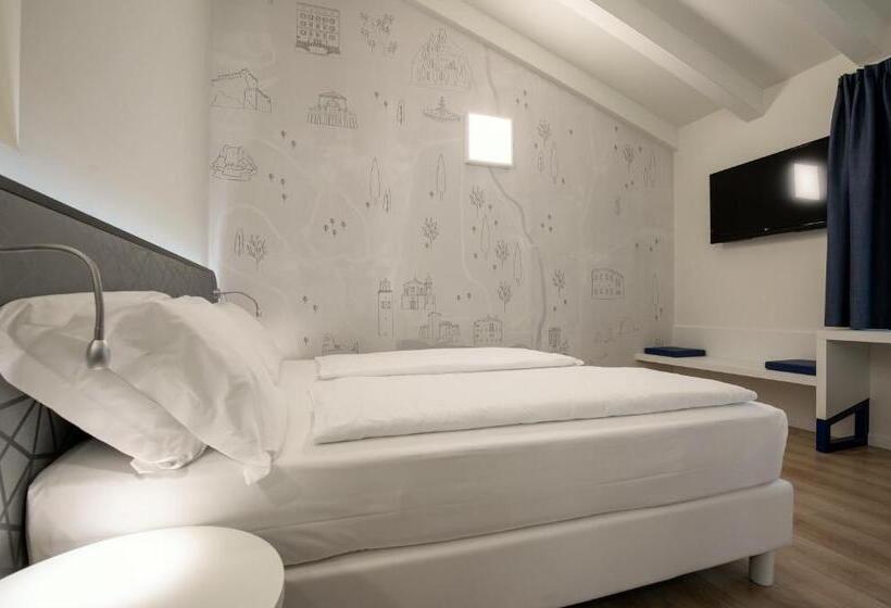 Superior room with lake view, Seele Garda