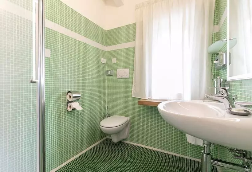Superior room with lake view, Seele Garda