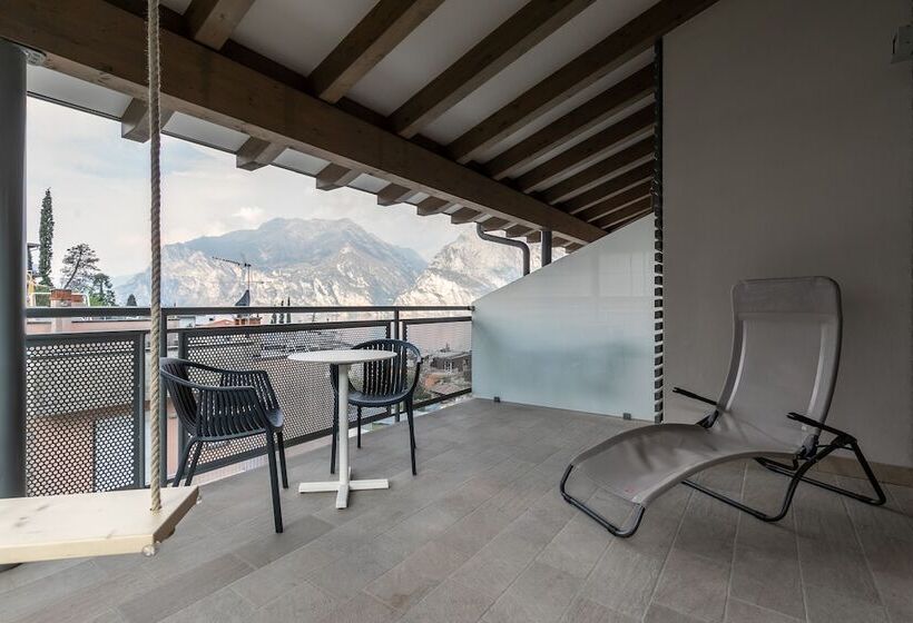 Superior room with lake view, Seele Garda