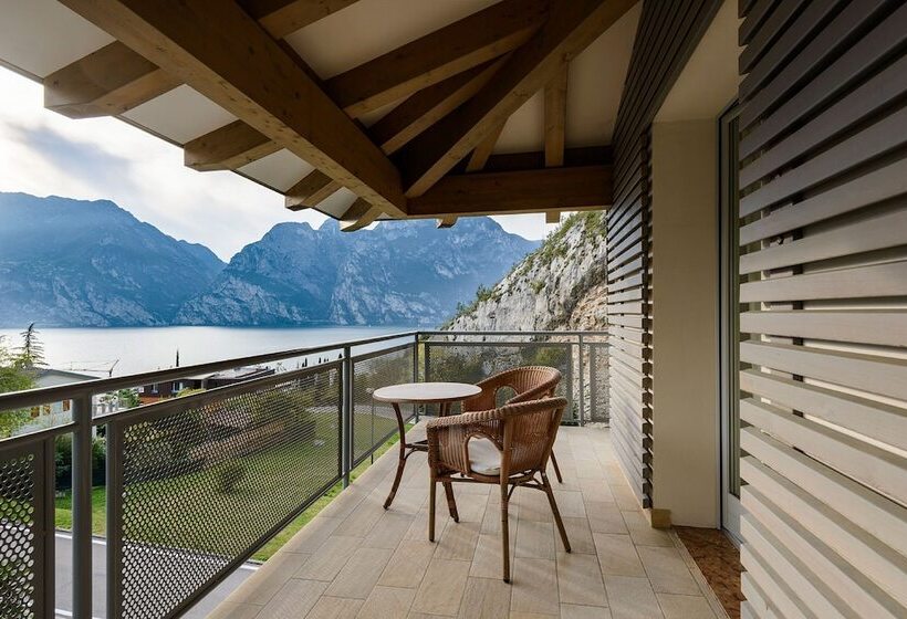 Superior room with lake view, Seele Garda