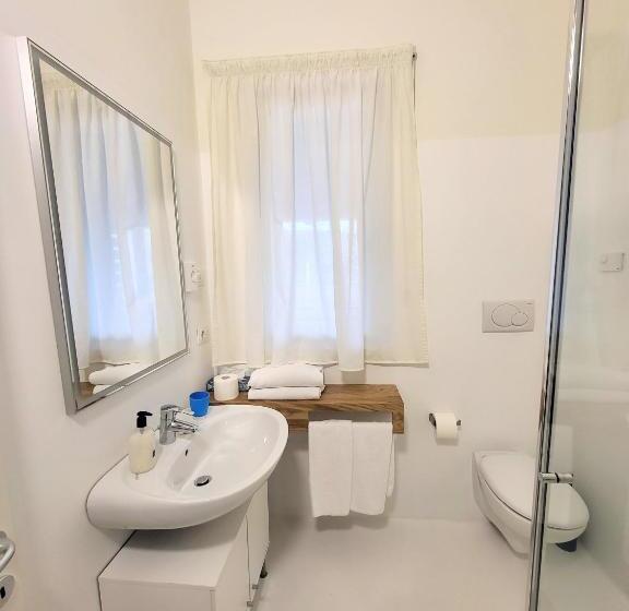 Superior room with lake view, Seele Garda