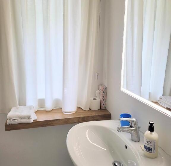 Superior room with lake view, Seele Garda