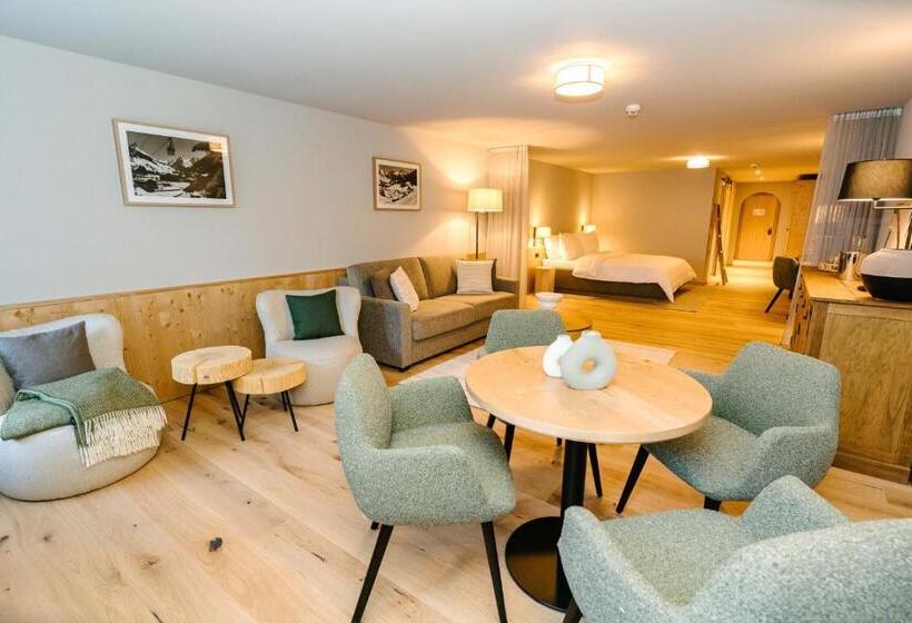 סוויטה משפחתית, Seven Alpina Boutique