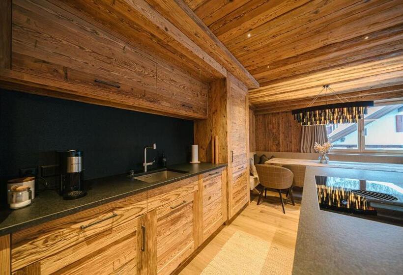 דירת חדר, Seven Alpina Boutique