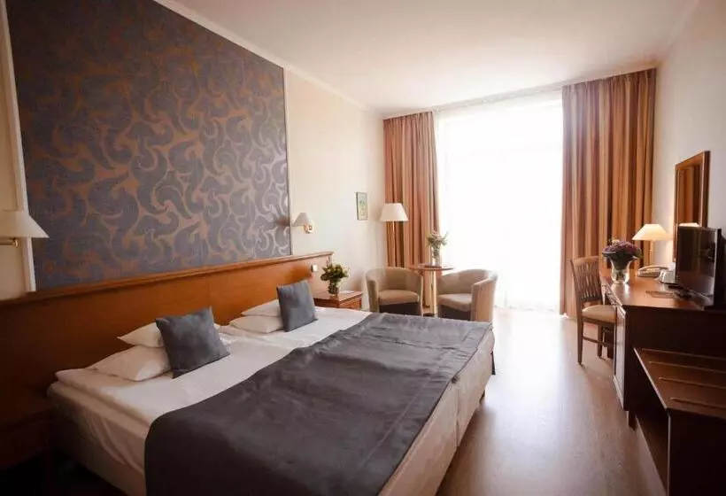 Perhehuone, Thermal Hotel Visegrád